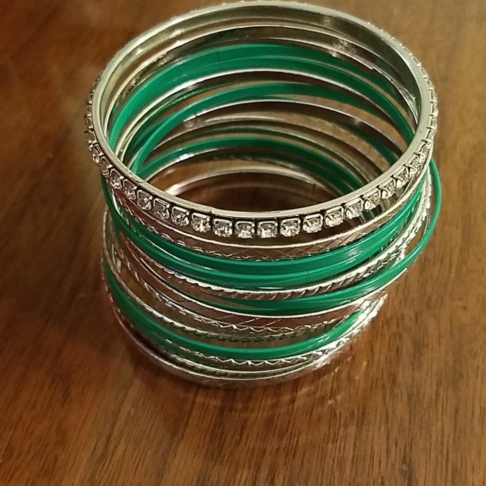 Bracelet bundle - Picture 2 of 2
